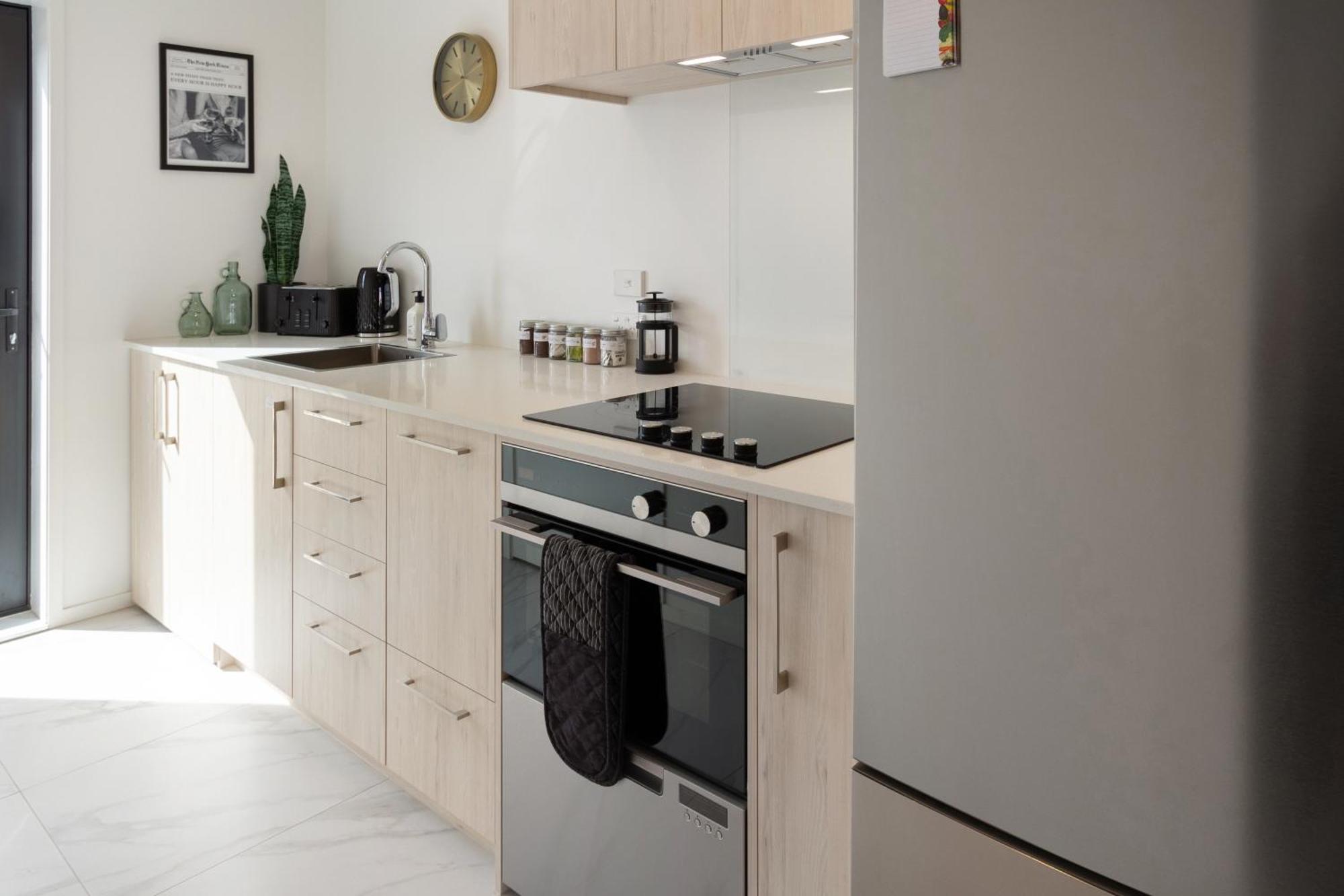 Prime Locale: Studio With Balcony Christchurch Exterior foto